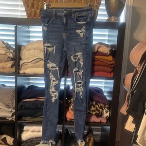 American Eagle distressed skinny  jeans. Size 4 short.